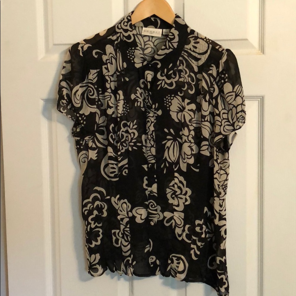 Black and Tan modern floral short sleeve blouse L